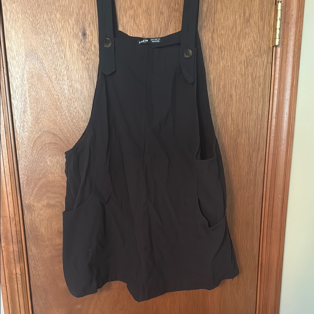 Black Sleeveless Romper with Pockets